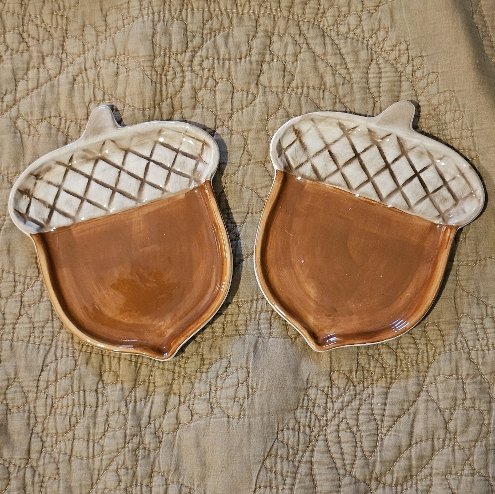 Acorn Shaped Ceramic Plates